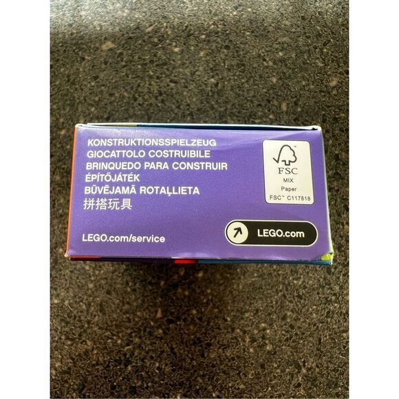 LEGO NEW YORK skateboard Minifigures with Alex printed - Picture 9 of 11